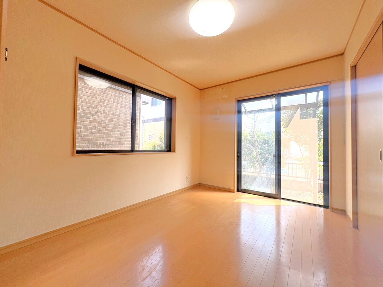 豊かな陽光がこの場所を照らしだします。