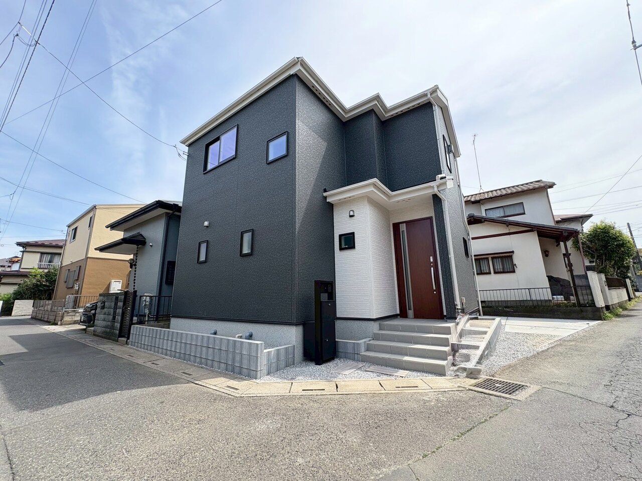 東大宮駅徒歩20分の立地。角地に佇む3LDKです。