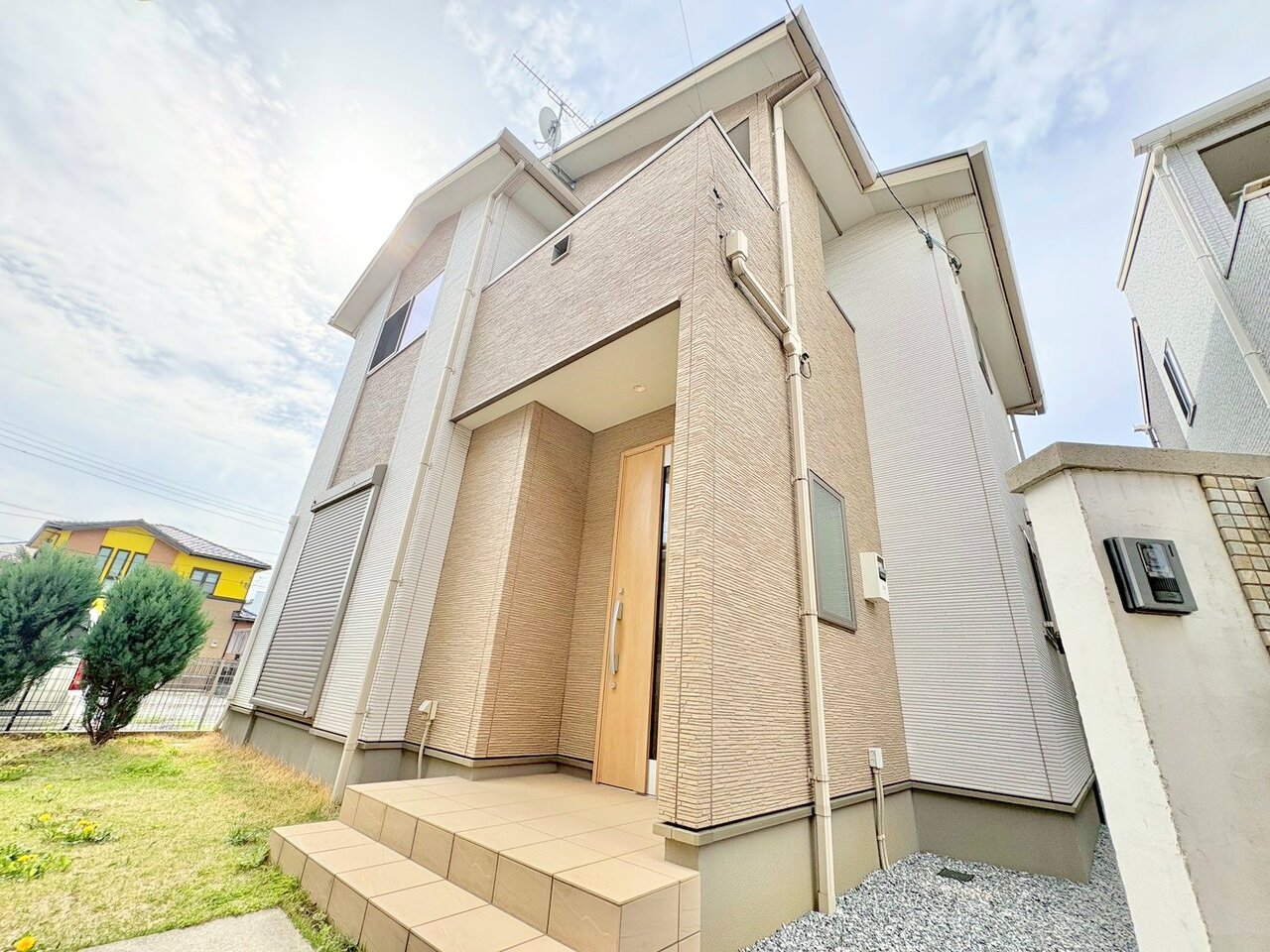 北上尾駅まで徒歩20分の立地。小学校、中学校まで徒歩10分圏内です。