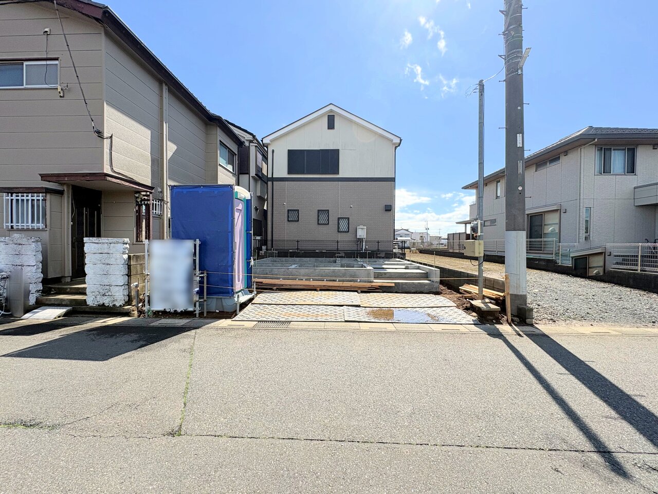 多用途に使える屋上庭園のある邸宅。(令和8年4月 撮影)