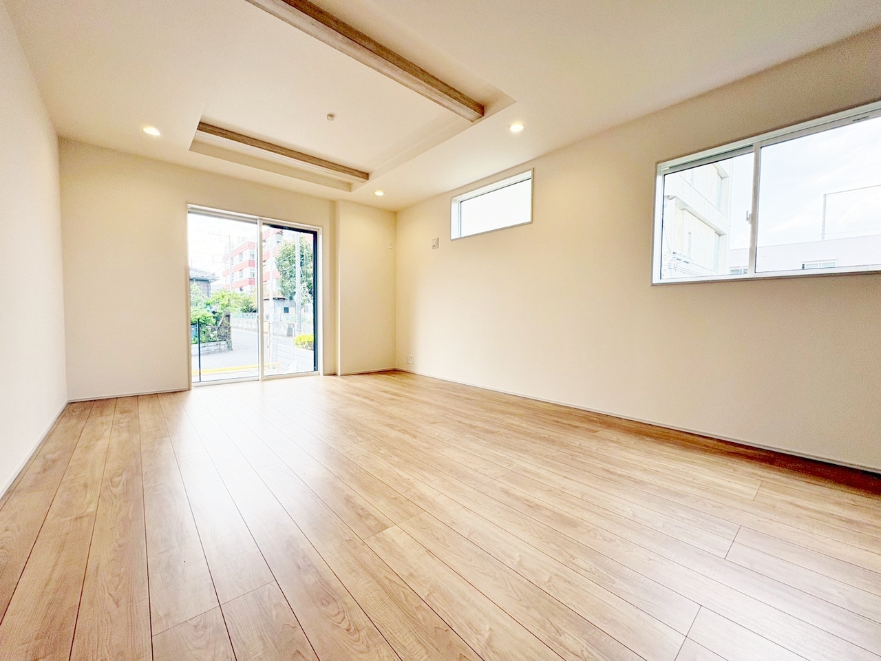 一日中明るい空間での生活は誰もが憧れる生活です。