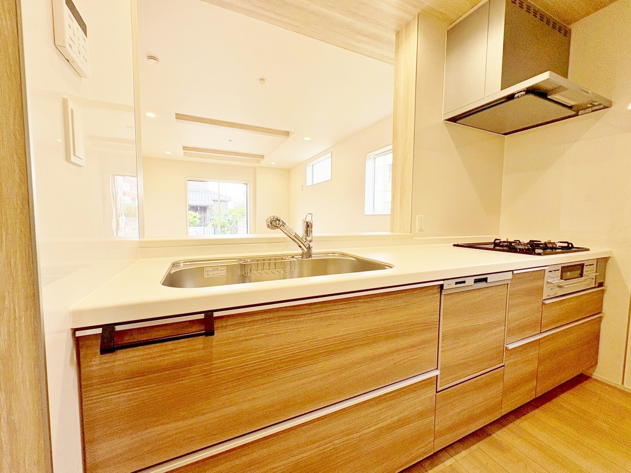 食洗機付きのシステムキッチン。使いやすくお手入れもラクラク。