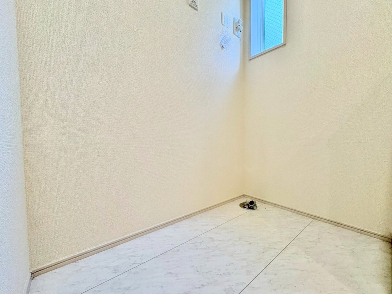 毎日使う場所だからこそ、明るく清潔感溢れる脱衣所に仕上げました。