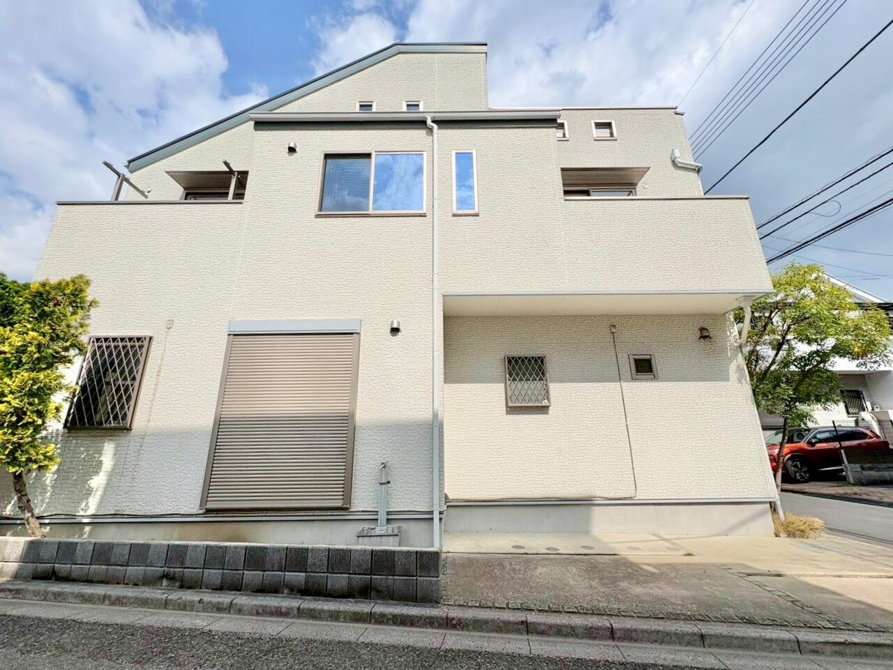 スペースを有効に活用できる独立型キッチンを採用しました。