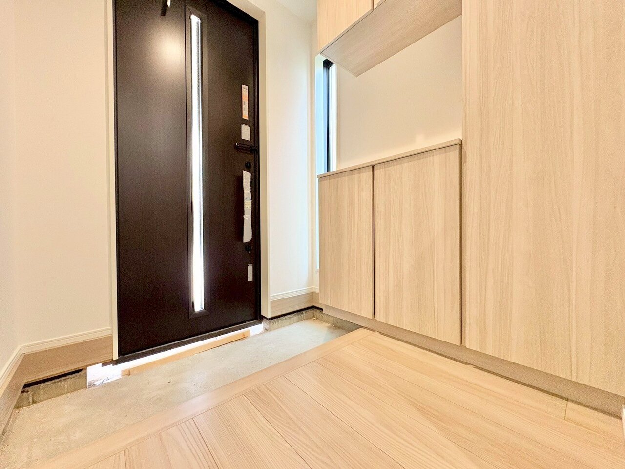 季飾のお花やグリーンを飾ってマイホームを創り上げてください。