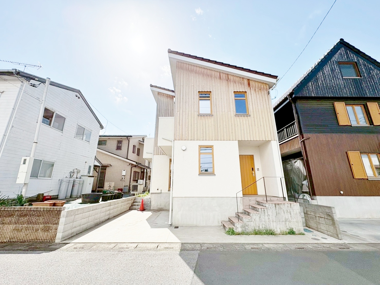 東川口駅まで徒歩20分の立地。ゆとりの敷地30坪以上の3LDKです。