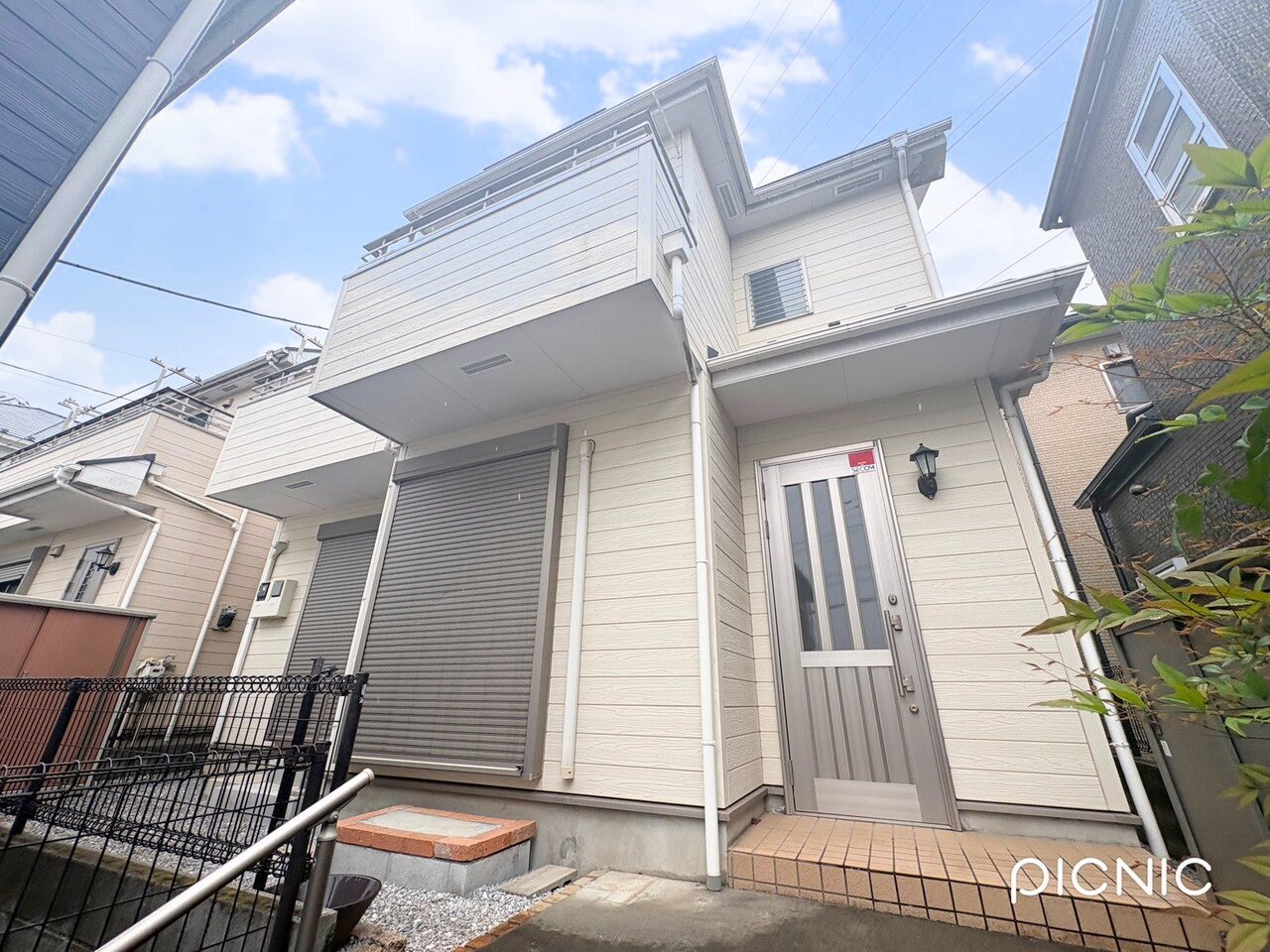 敷地面積は４１坪、全室６帖以上の４ＳＬＤＫのお住まい。