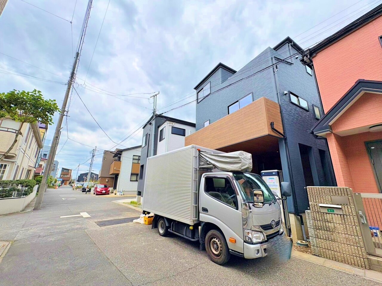 採光通風を確保した心地よいリビング空間を2階に設けました。(令和8年4月 撮影)