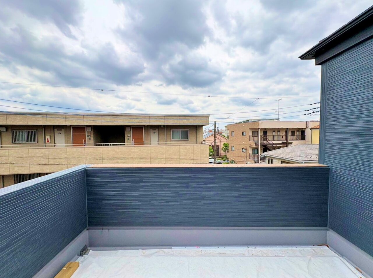 2階と3階にバルコニーを設け、洗濯物が多い日も安心です。