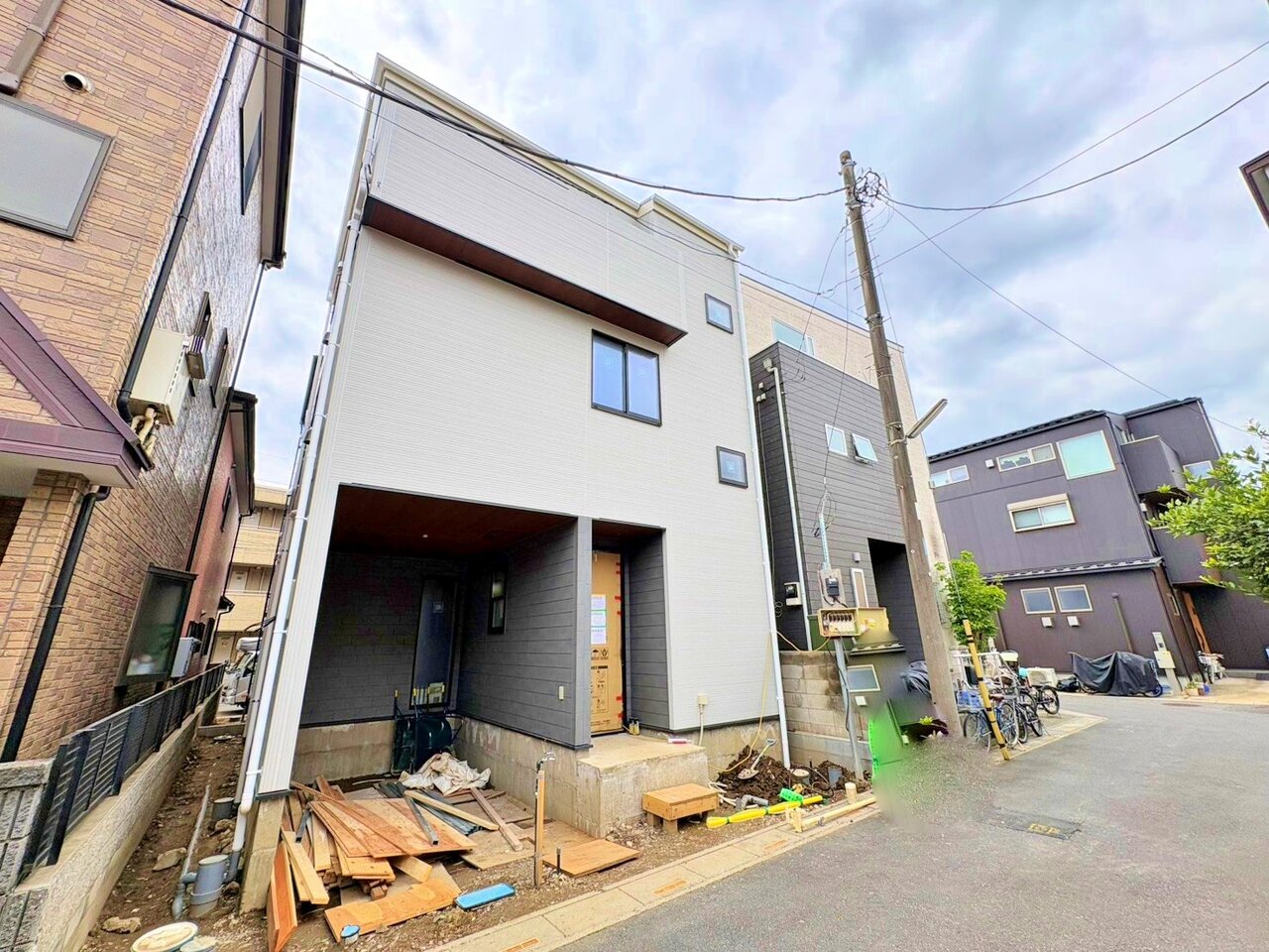 小・中学校まで徒歩9分以内でお子様の通学も安心です。(令和8年4月 撮影)