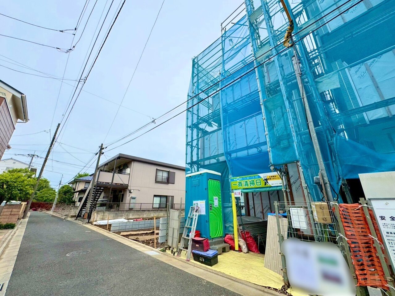 ２階に設けたＬＤＫは空間を明るく照らすことのできるバルコニーに面した間取り。(令和8年4月 撮影)