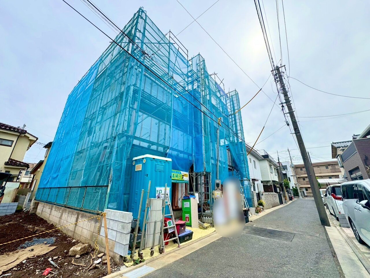 コミュニケーション動線に配慮したリビングイン階段を採用。(令和8年4月 撮影)