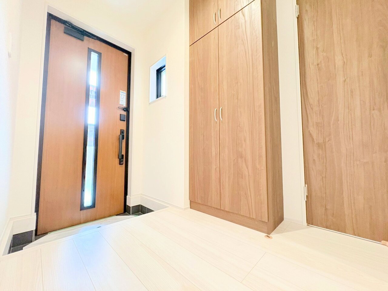 シンプルな清潔感の中にも少しのお洒落感が欲しいものです。