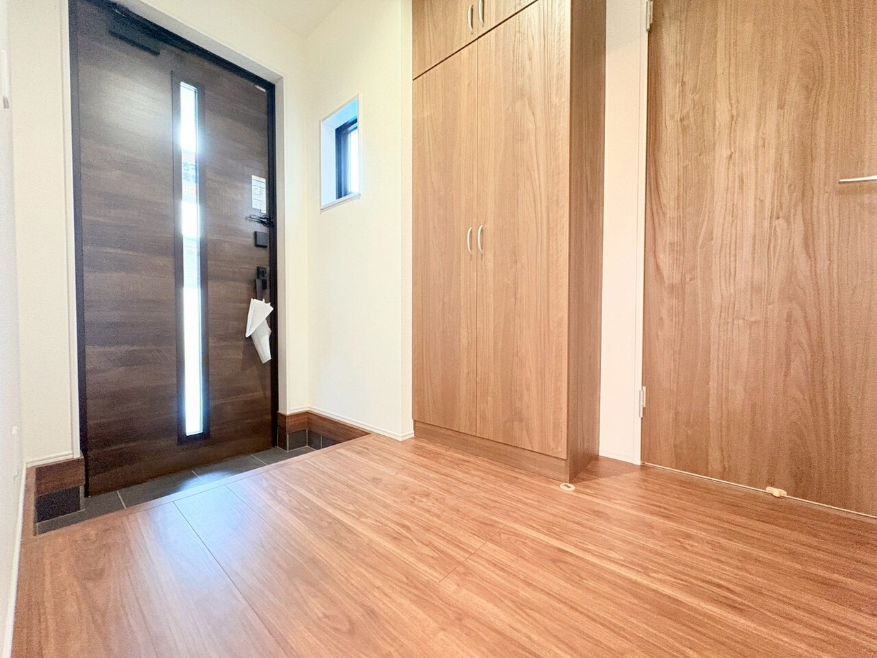 ドアを開けた瞬間、そのきらびやかさに感動する空間。