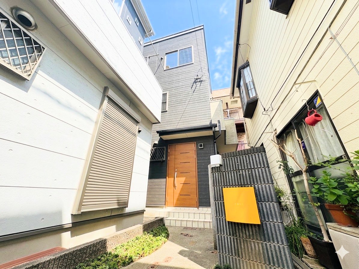 土地面積は36坪超、専用庭付きの4SLDKのお住まい。
