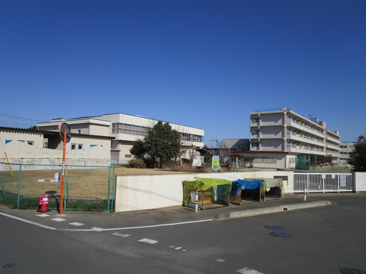 城北小学校まで約350m