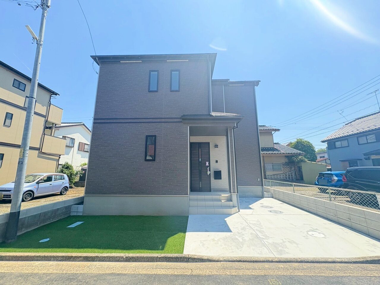 閑静な住宅街に佇みます。ゆったりした時間が流れる住環境。