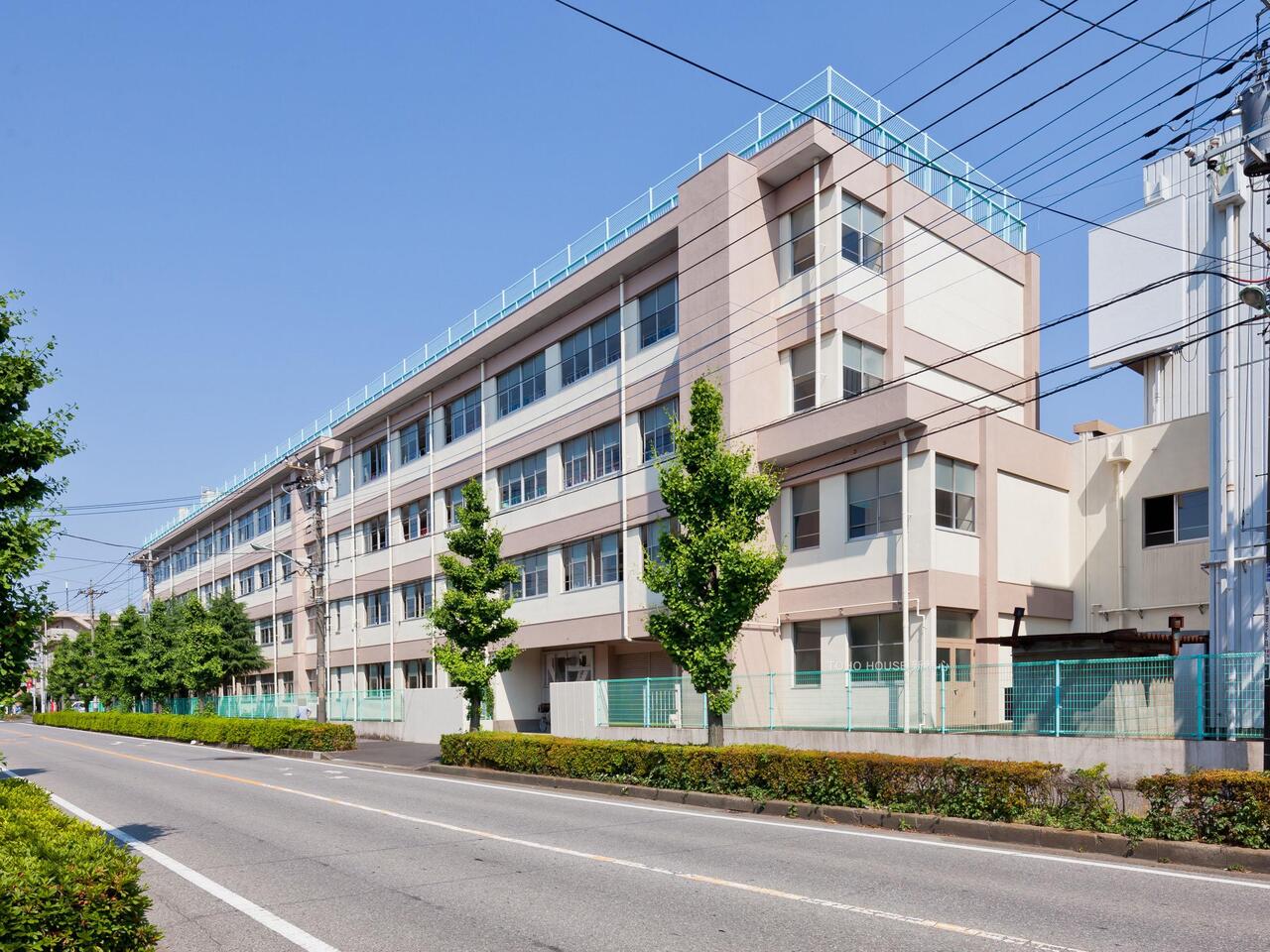 元郷小学校まで約354m