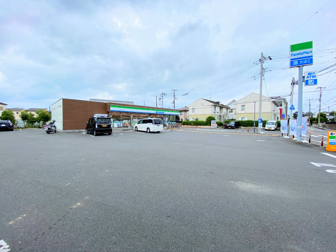 ファミリーマートさいたま神田店まで約350m