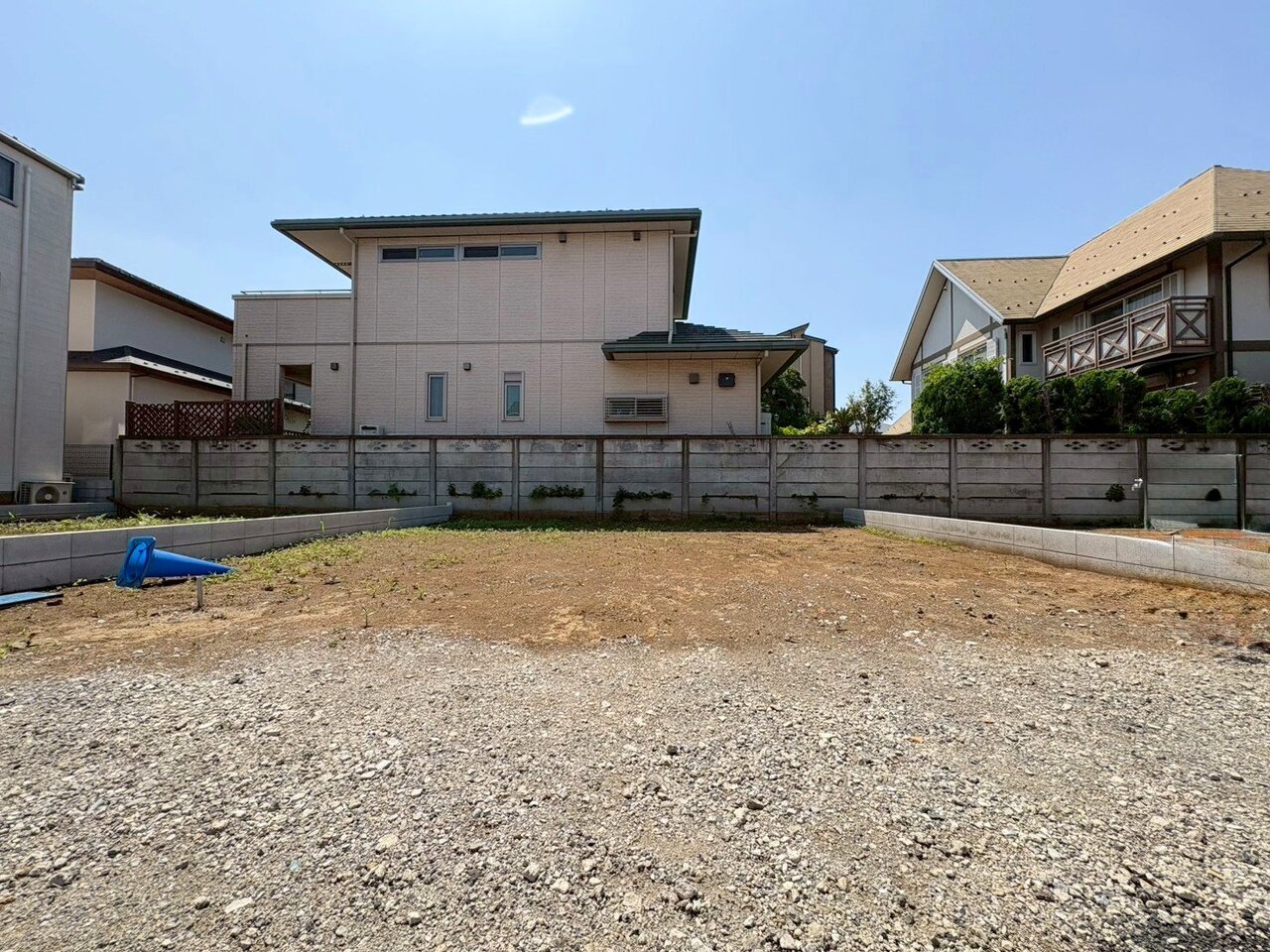 小・中学校まで徒歩11分以内でお子様の通学も安心です。(令和8年5月 撮影)
