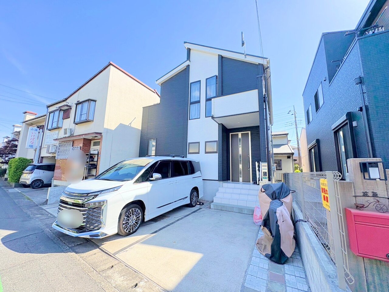 指扇駅徒歩14分、設計者の拘りが伝わってくる素敵な建物です。
