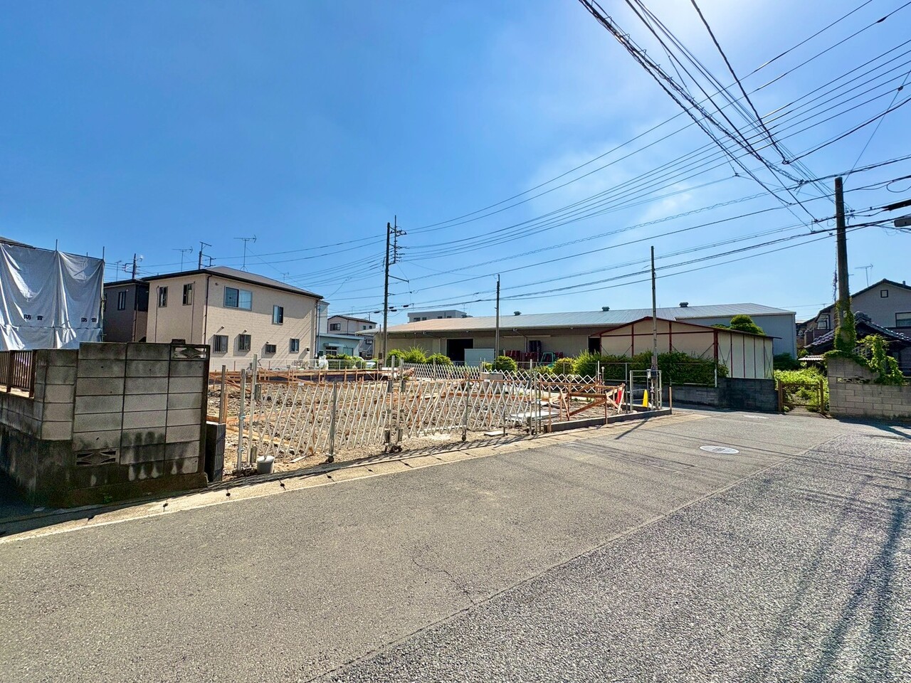 わが家を訪れる誰もが、ここでは声が一段と弾む。(令和8年5月 撮影)