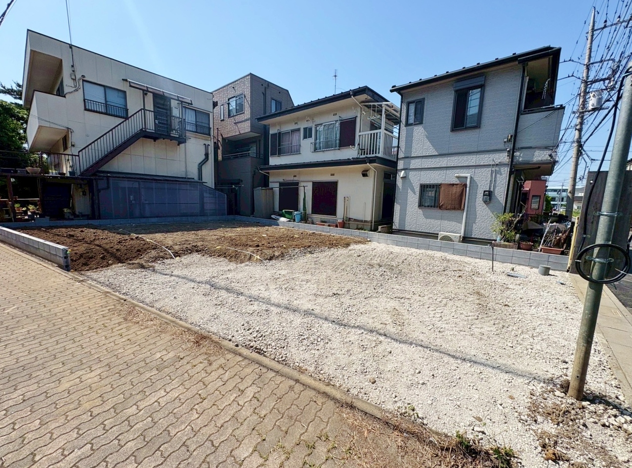 小・中学校まで徒歩10分以内でお子様の通学も安心です。(令和8年5月 撮影)