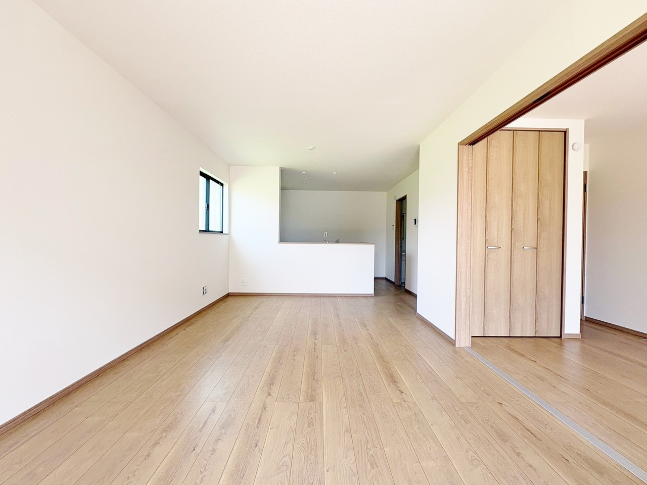 ひとつながりの空間になる、ＬＤＫと続き間居室のある間取り。