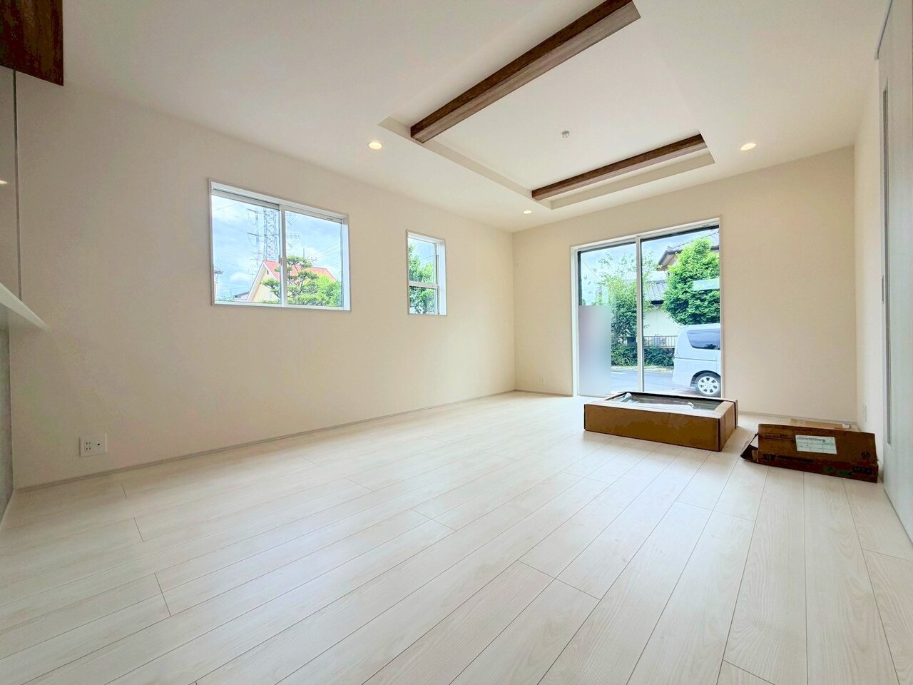 室内には豊かな陽光が注ぎ込み、爽やかな住空間を演出。