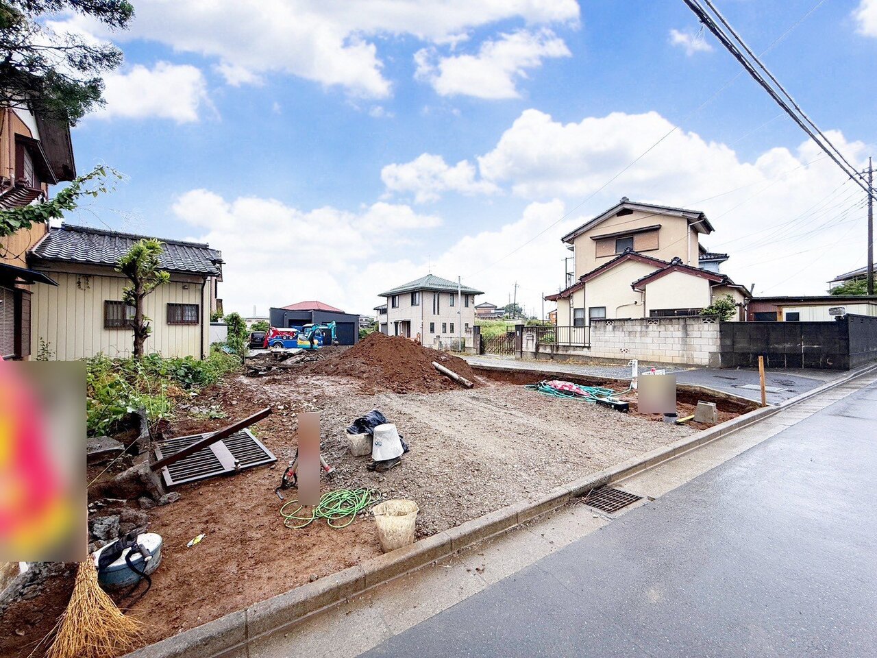 広い敷地を活かした平屋建てで暮らすという贅沢。(令和8年5月 撮影)