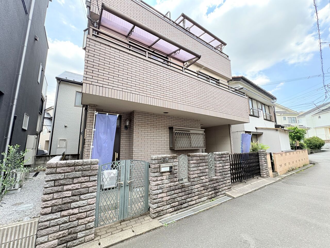 小学校まで徒歩6分でお子様の通学も安心です。(令和8年6月 撮影)