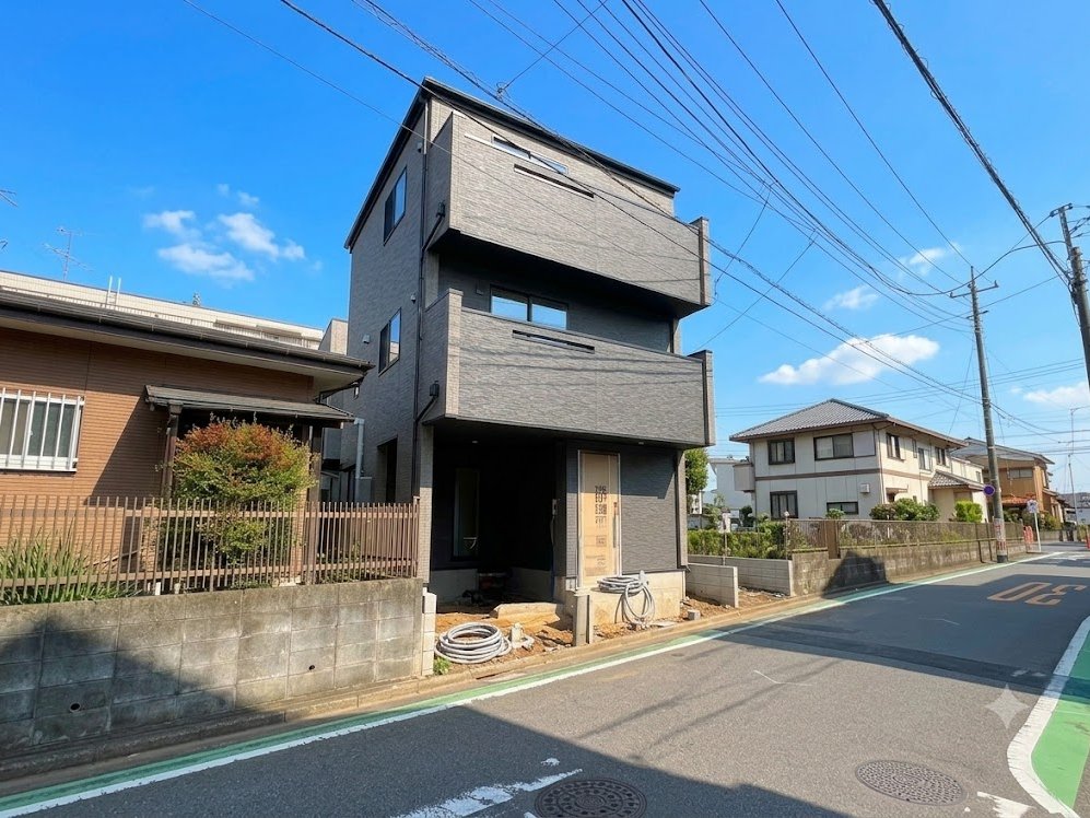 リビングを2階に設けることでプライバシーと開放感を両立。(令和8年6月 撮影)