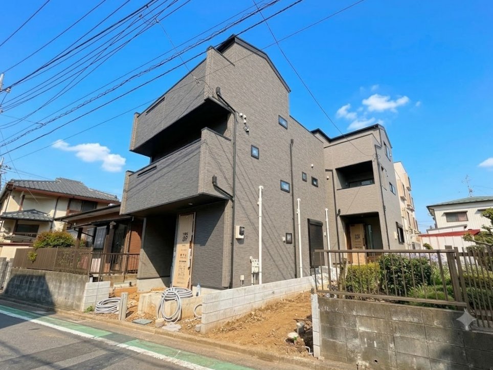 自然と家族のコミュニケーションが生まれるリビングイン階段を採用。(令和8年6月 撮影)