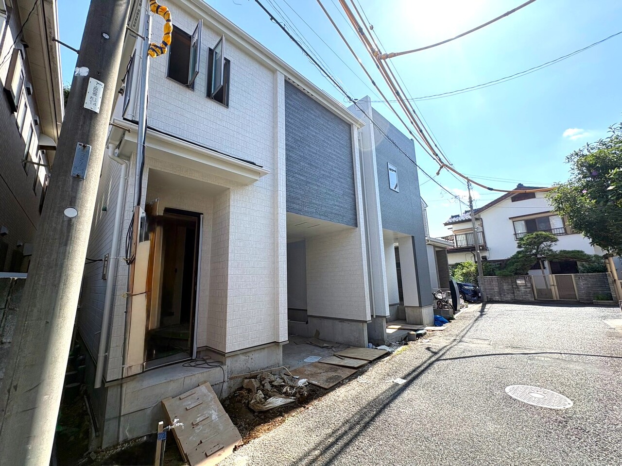 １６帖のLDKはくつろぐ方とお料理をされる方の一体感を重視した設計。(令和8年7月撮影)