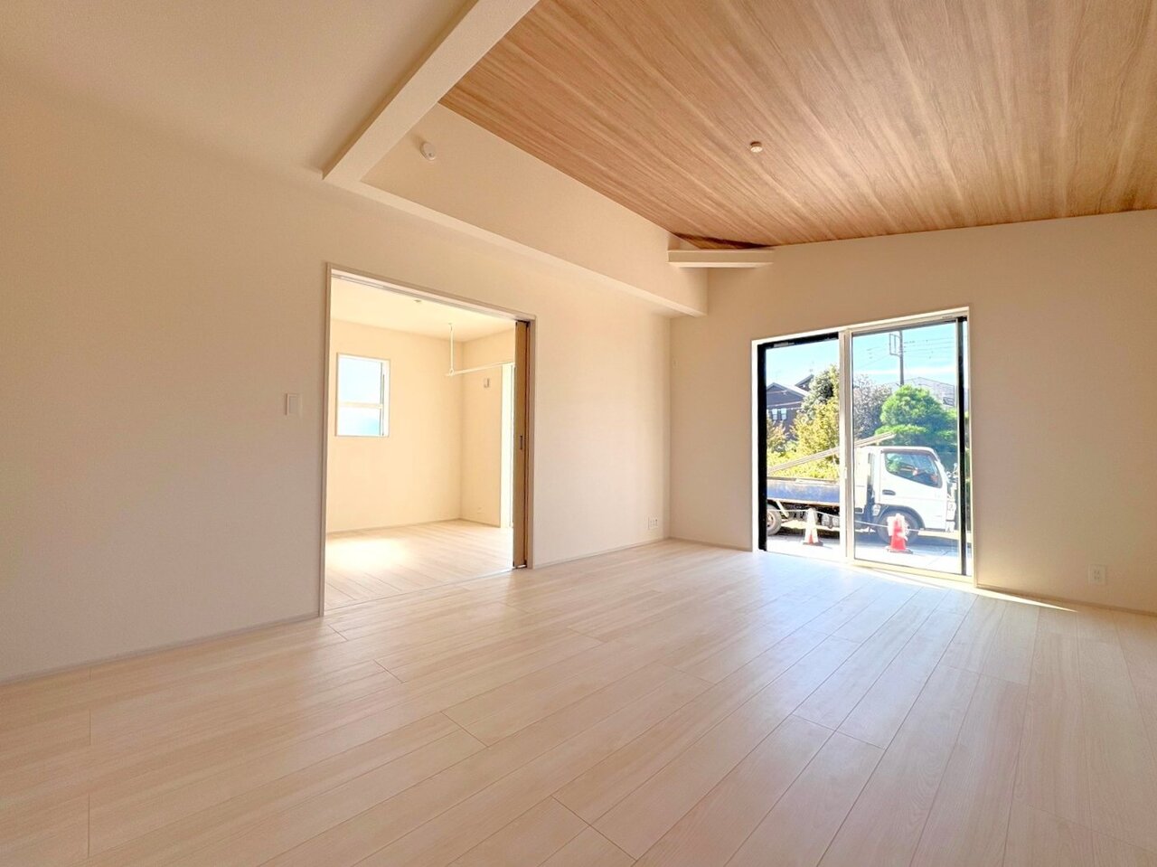 人気の平屋建てのお住まいは居住性を一段と心地よいものにします。