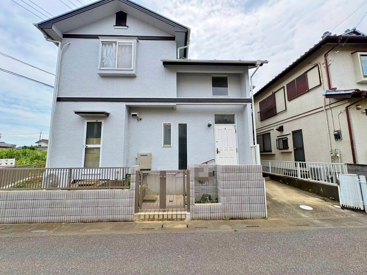 東岩槻駅まで徒歩7分の好立地。時を超え、時代を超えて、美しく誇り高い存在感を物語ります。