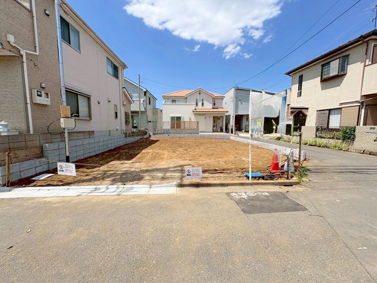 バルコニーを２ヵ所確保しました。洗濯物が多い日や布団を干すにも便利です。(令和8年6月 撮影)