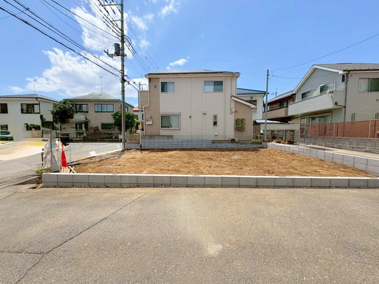 主寝室は広々１０．５帖、ＷＩＣを完備しています。(令和8年6月 撮影)