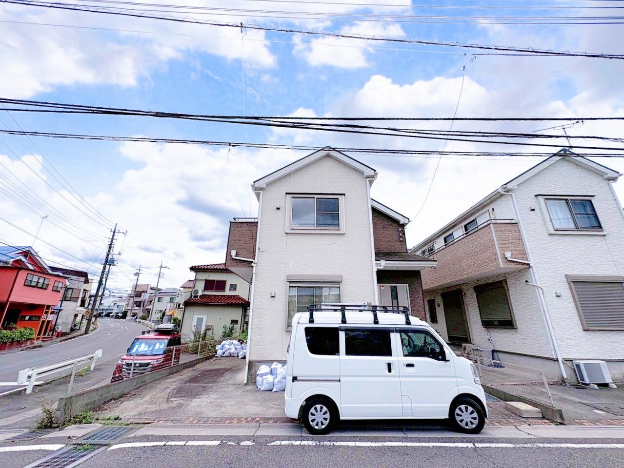 東大宮駅徒歩12分、スーパーまで徒歩4分で買い物にも便利な立地です。リフォーム前(令和8年6月 撮影)