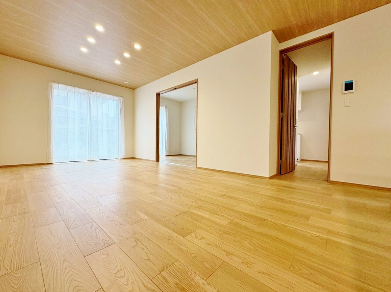 くつろぎの時間をさらに開放的にするＬＤＫ＋続き間居室付き。