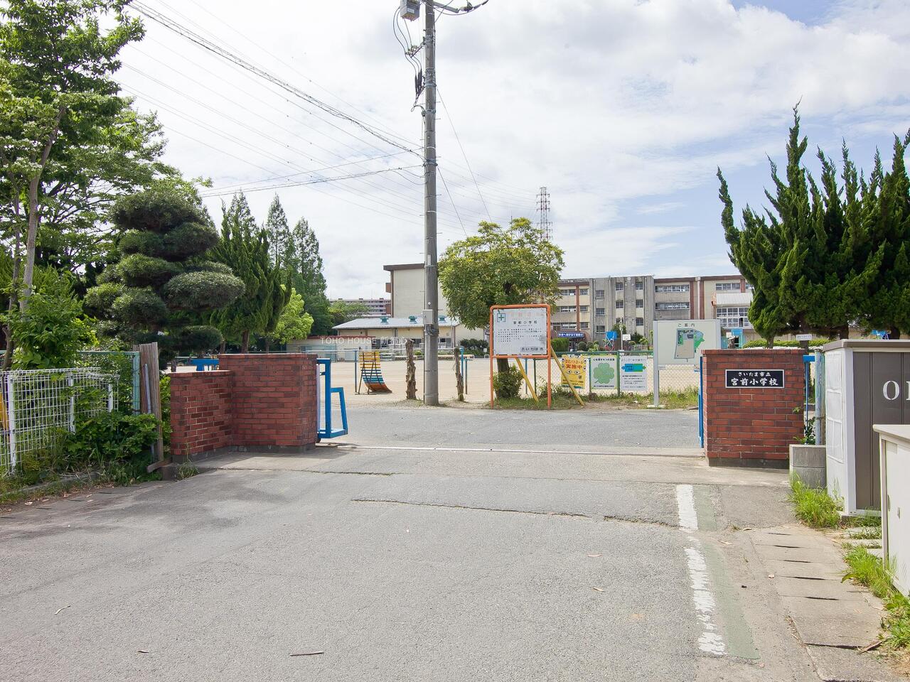 宮前小学校まで約606m