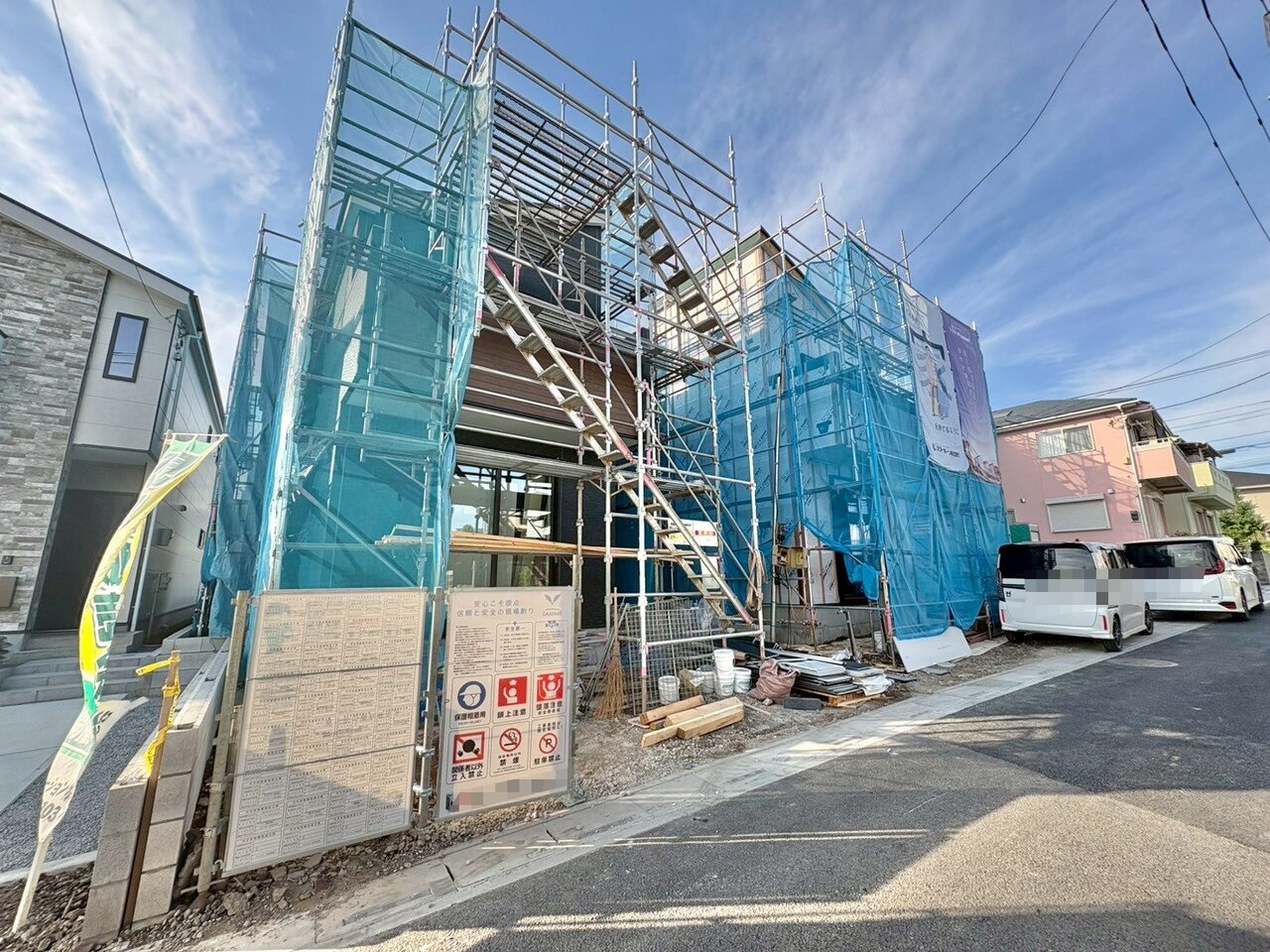 18帖のLDK横には3帖の続き間和洋室付き。お昼寝や憩いの場にもぴったりです。(令和8年7月撮影)