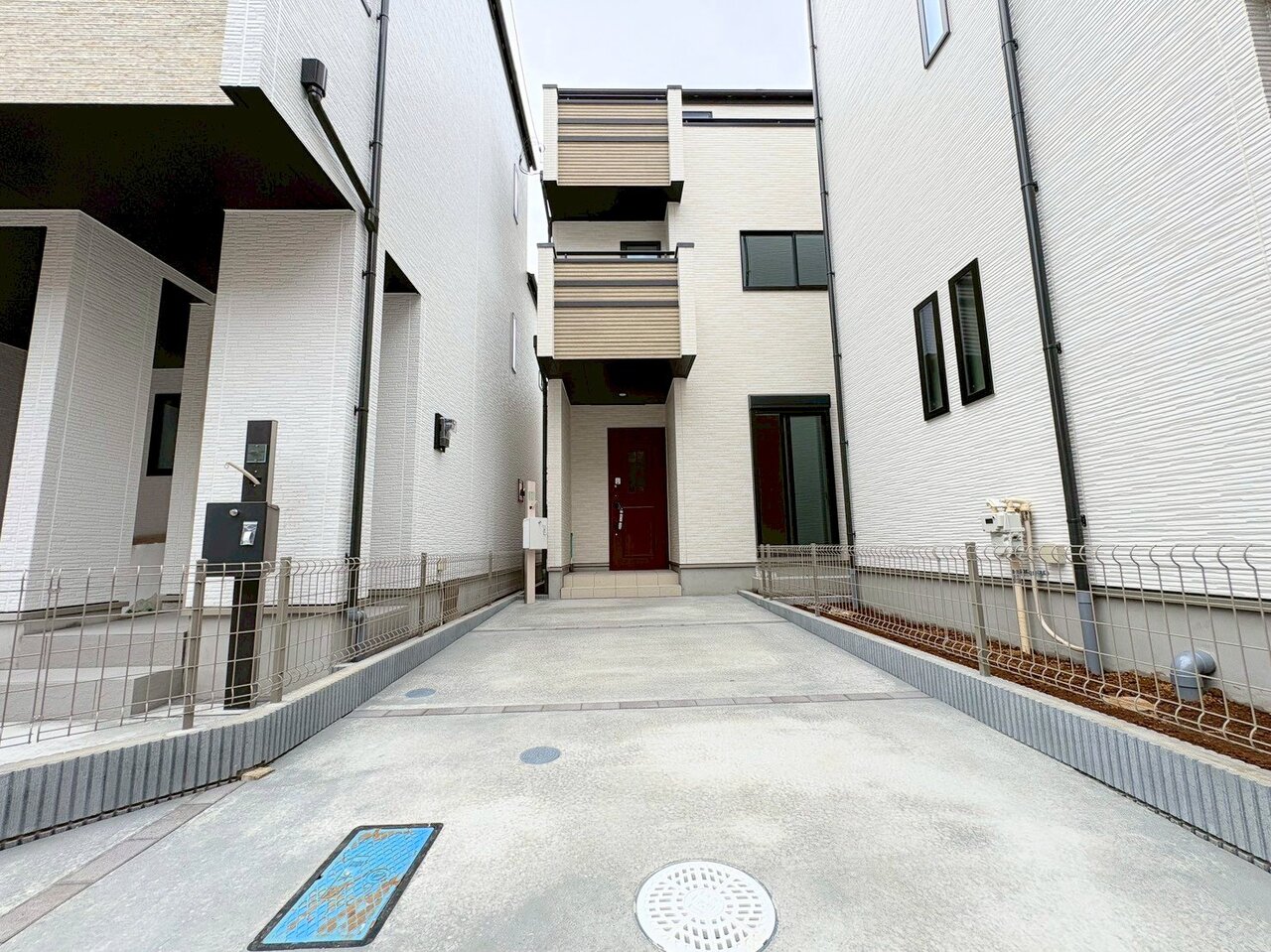 奥が当物件。与野本町駅徒歩10分、南与野駅徒歩13分の立地。