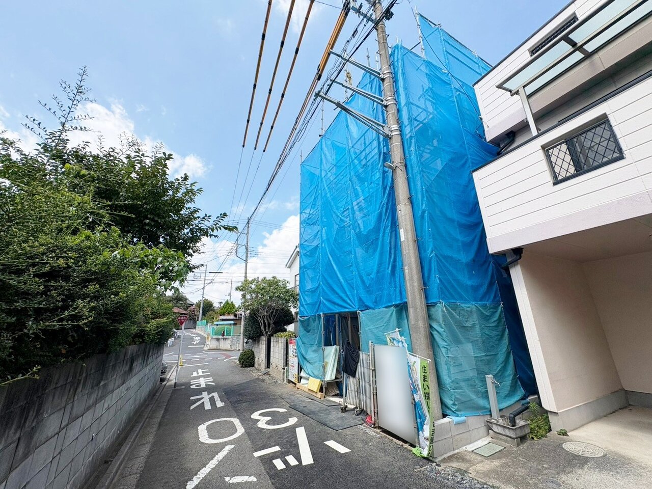 1階の納戸にはWICが設けられており、荷物が多い方も安心です。(令和8年8月 撮影)