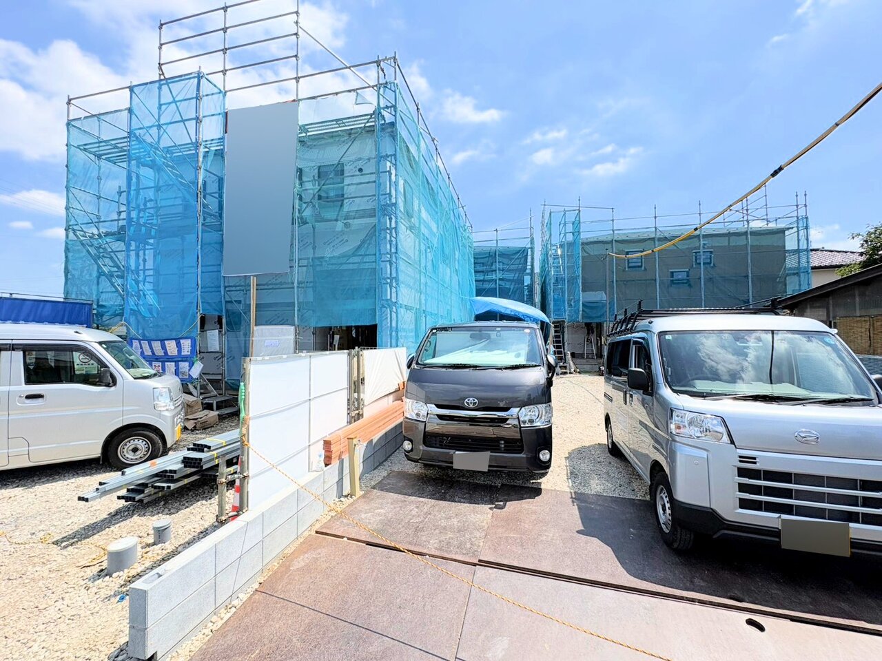 たっぷり収納できるWICを2か所設けました。(令和8年7月撮影)