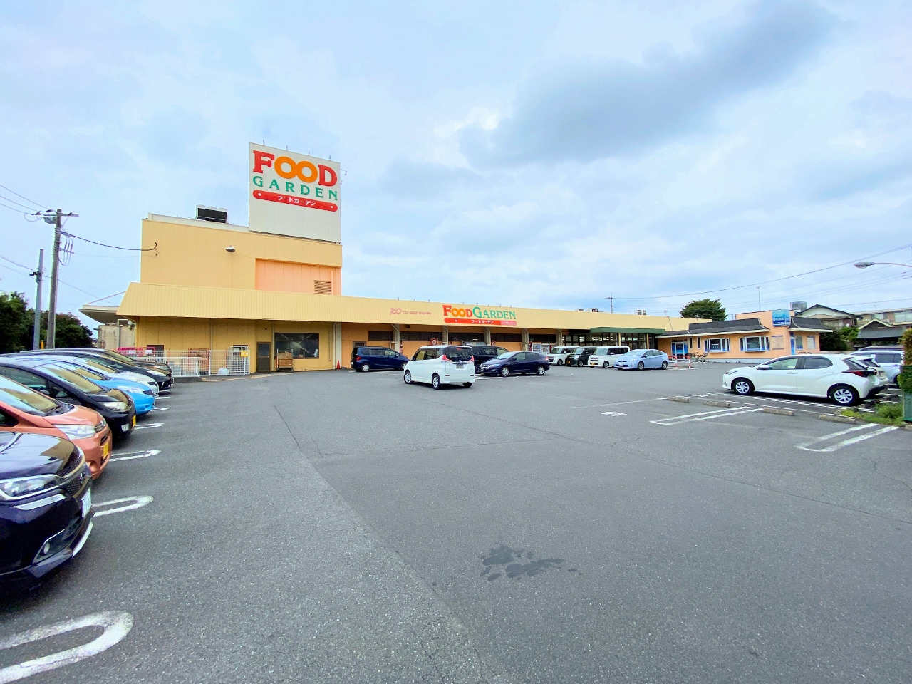 フードガーデン 白鍬店まで約2000m