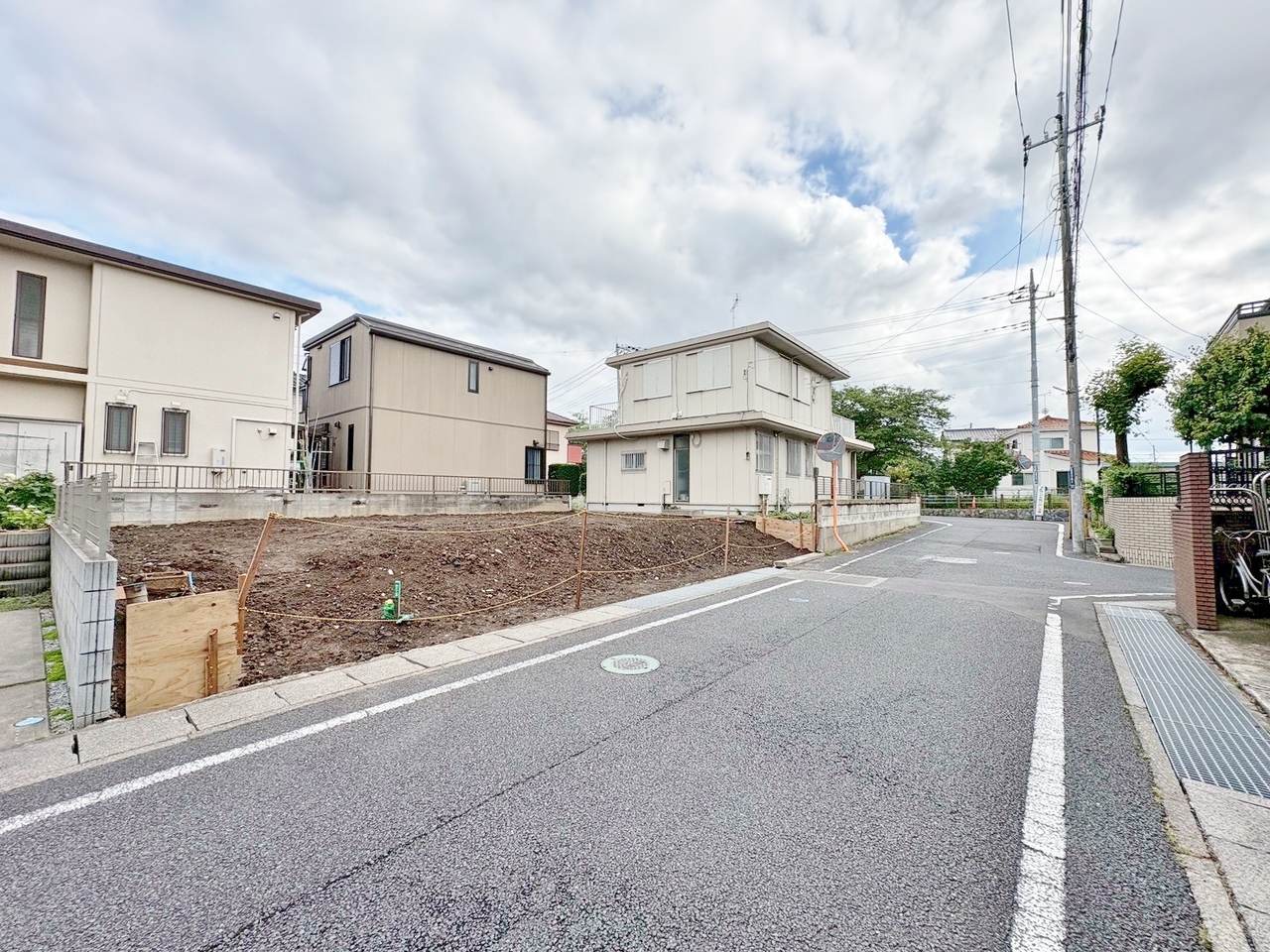 玄関周りがすっきり片付くSICやWICなど、豊富な収納もうれしい仕様。(令和8年6月 撮影)