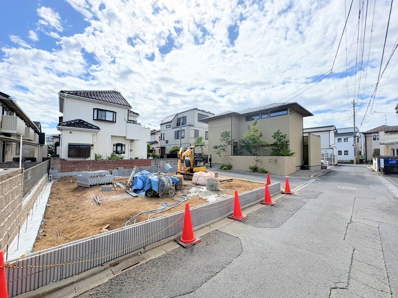 二部屋から行き来できる続きワイドバルコニーを配置しています。(令和8年6月 撮影)