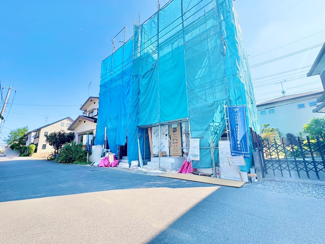開放感のある二方に面した邸宅。陽当り良好なお住まい。(令和8年7月撮影)