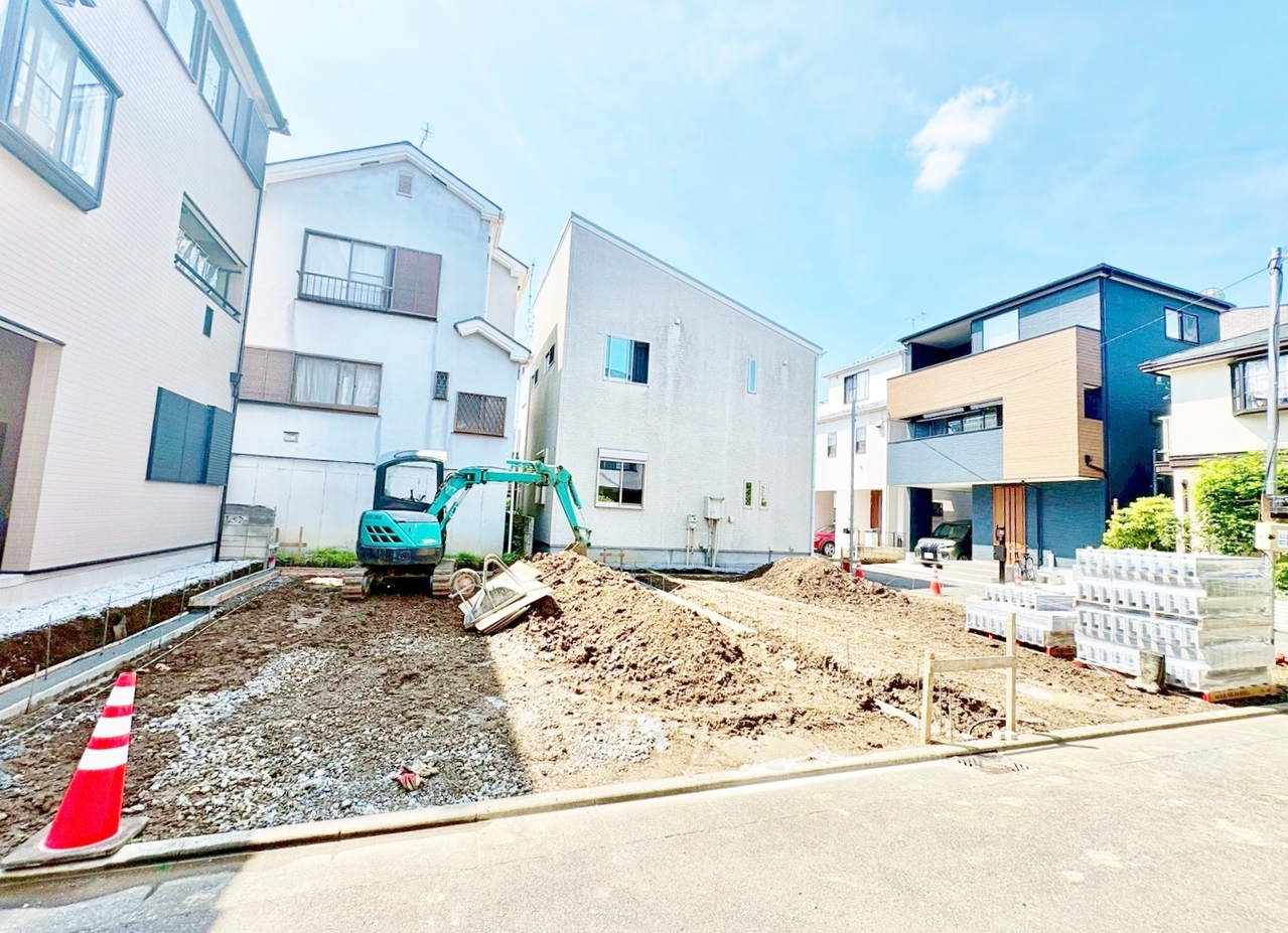 左側が当物件。全居室6帖以上の3LDK。(令和8年6月 撮影)